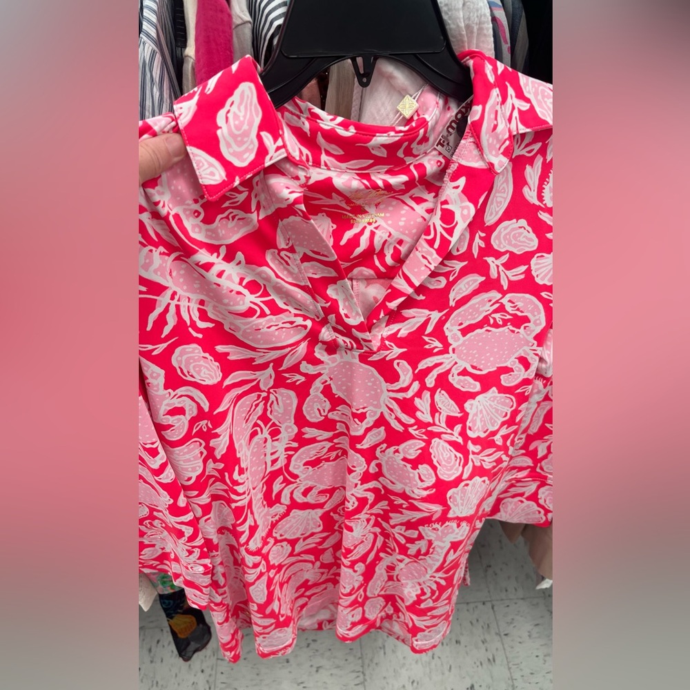 Lilly Pulitzer small chilly Lilly top
